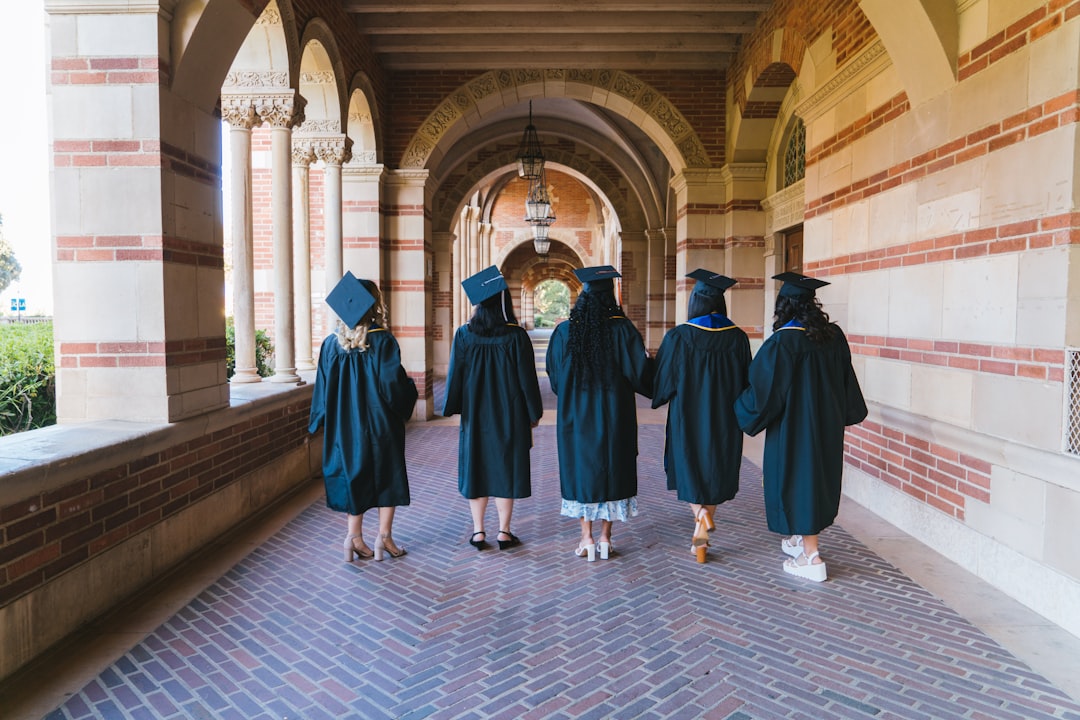 Photo Avoiding debt in college